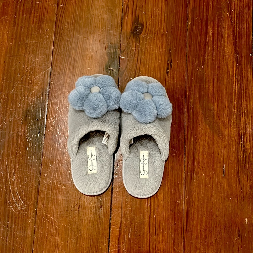 Light Blue Fuzzy Slippers (size small/US women’s 6-7)